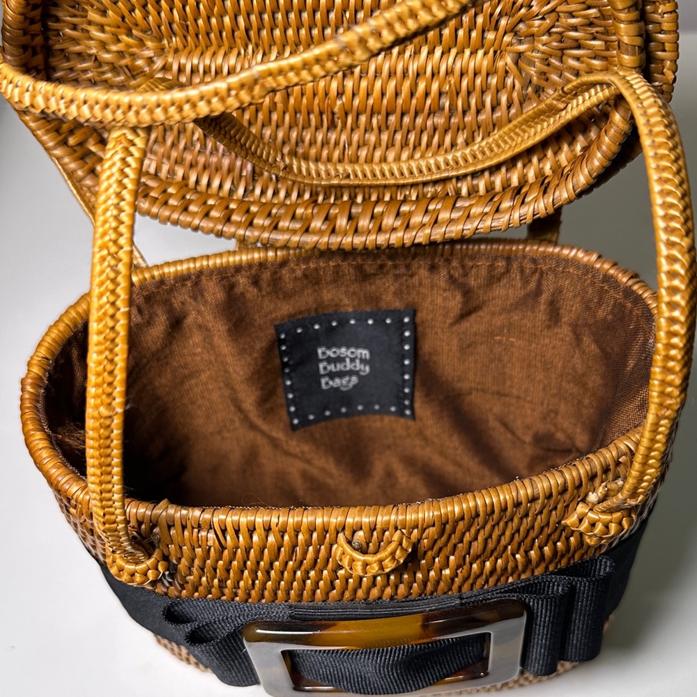 Chic Tan Woven Mini Bag with Black Accent - Picture 11 of 15